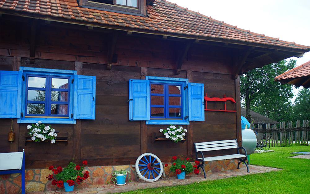 Etno Selo Rajski Konaci Leusici Exteriér fotografie