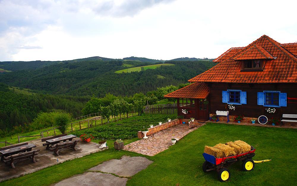 Etno Selo Rajski Konaci Leusici Exteriér fotografie